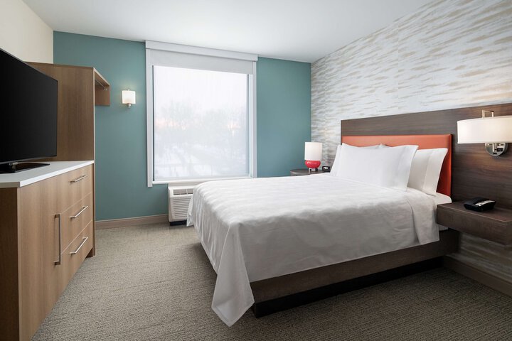 Room 15 of 37