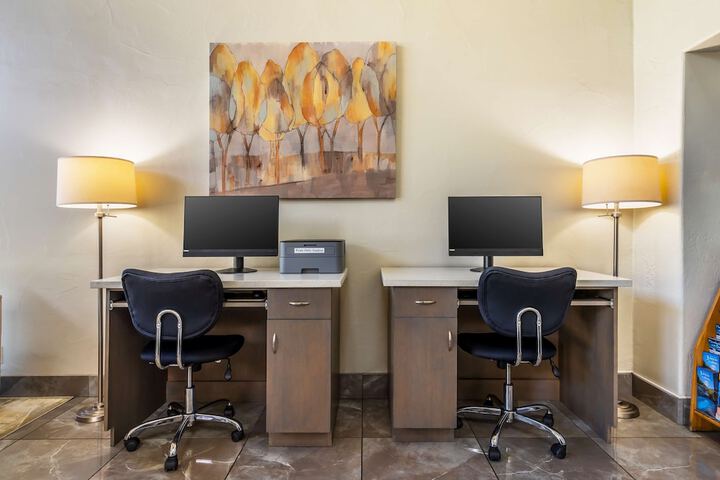 Business Center 52 of 52