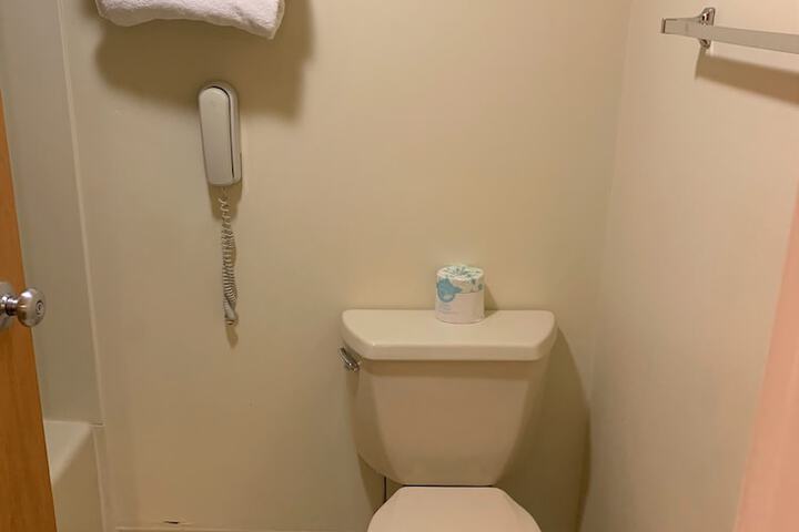 Room 17 of 48