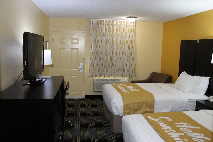 Days Inn by Wyndham Canton