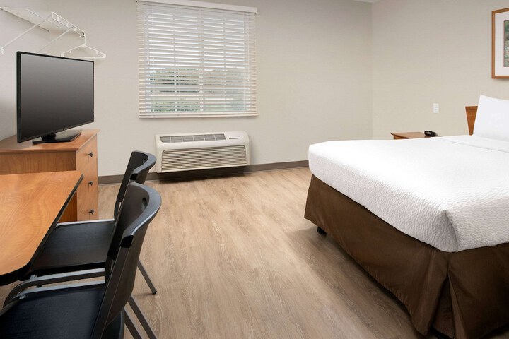 Room 9 of 19