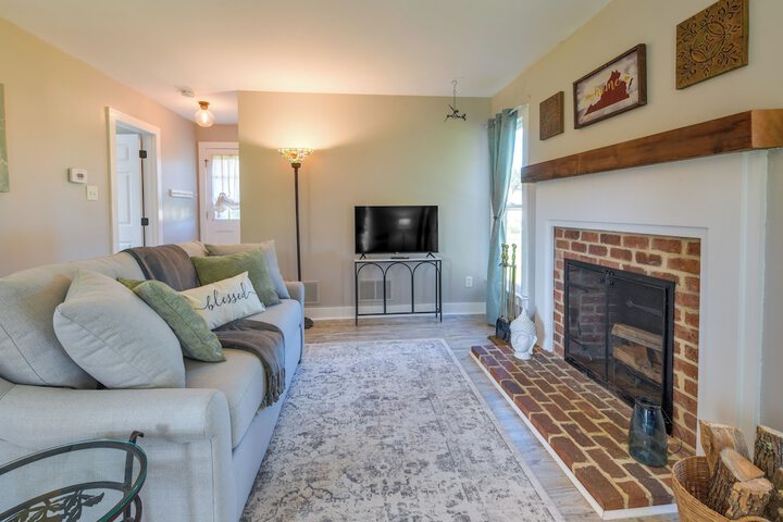 Tranquil Cottage in Virginia Countryside w / Pond!