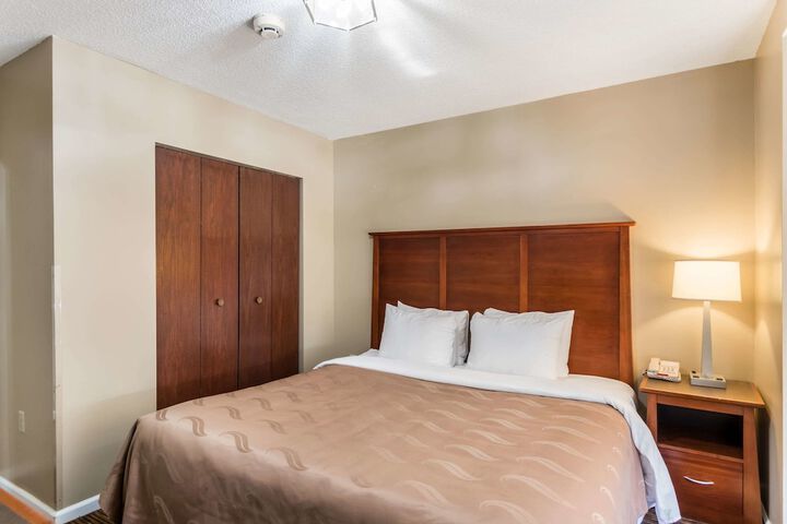 Room 17 of 30