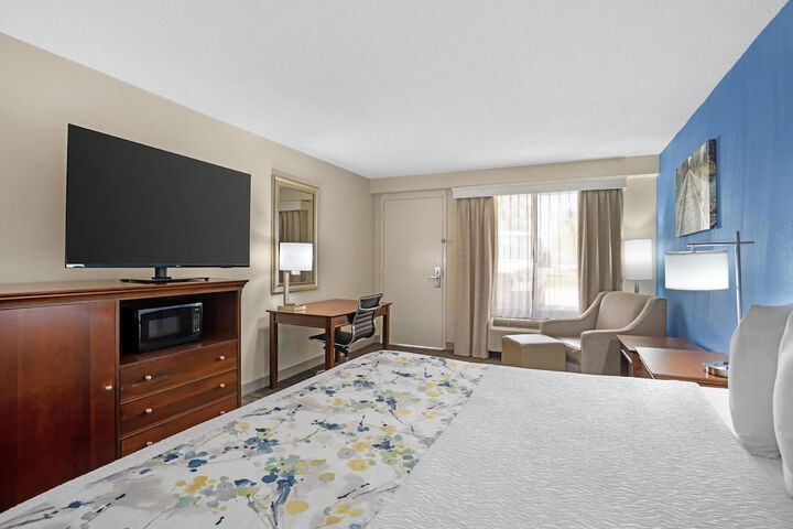 Best Western Inn & Suites - Monroe