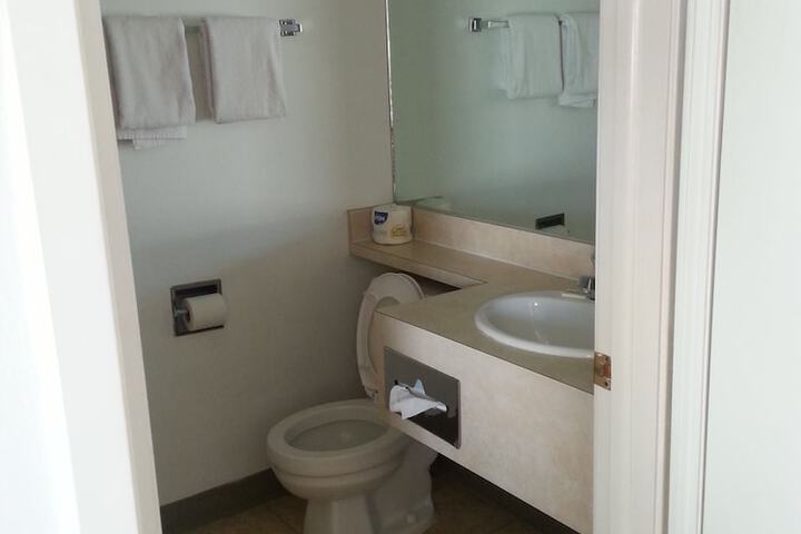 Room 17 of 37