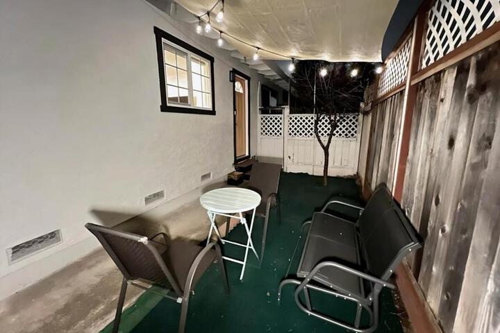 Molivu Homes Studio - PetFriendly - King Bed - W-D