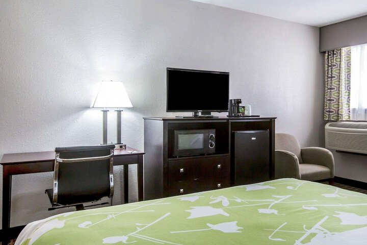 Room 12 of 26