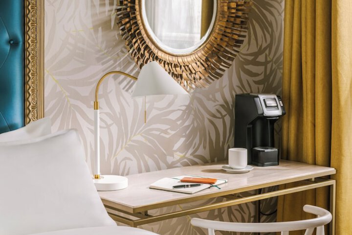 Room 20 of 60
