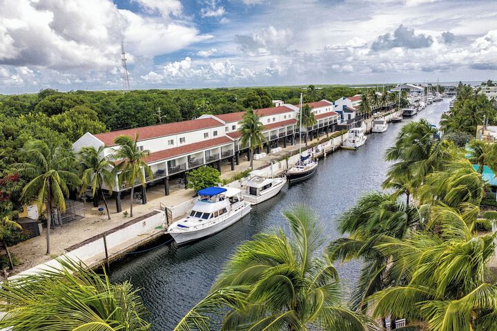 Waterside Suites & Marina