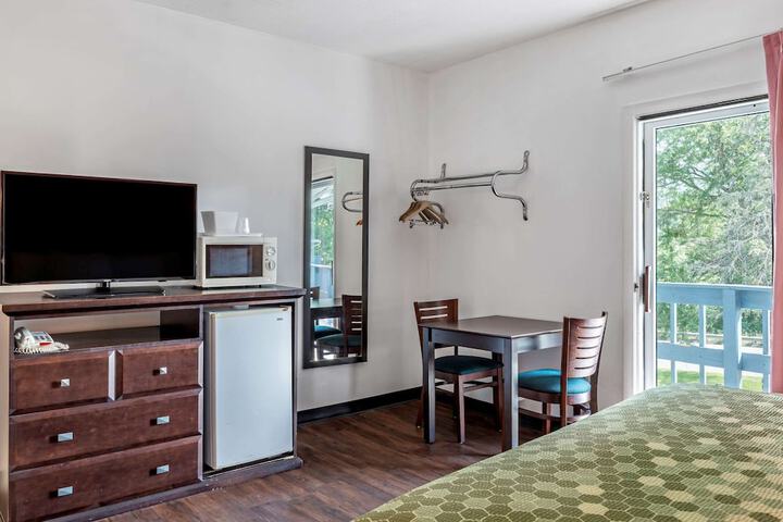 Room 14 of 27