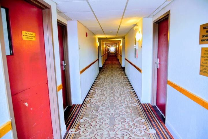 Ballroom/Hall 68 of 71