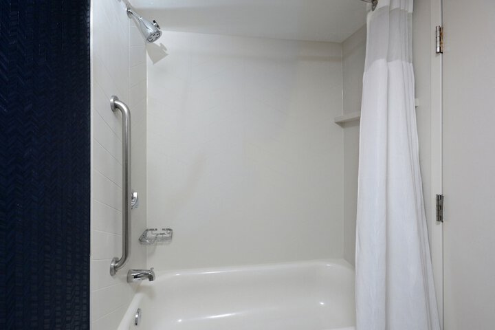Room 11 of 29