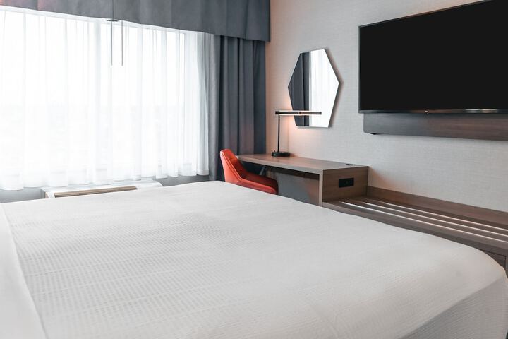 Room 53 of 82