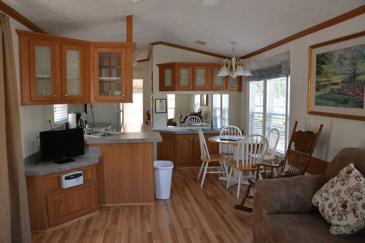 Camp Mack Lodge Marina & RV Resort