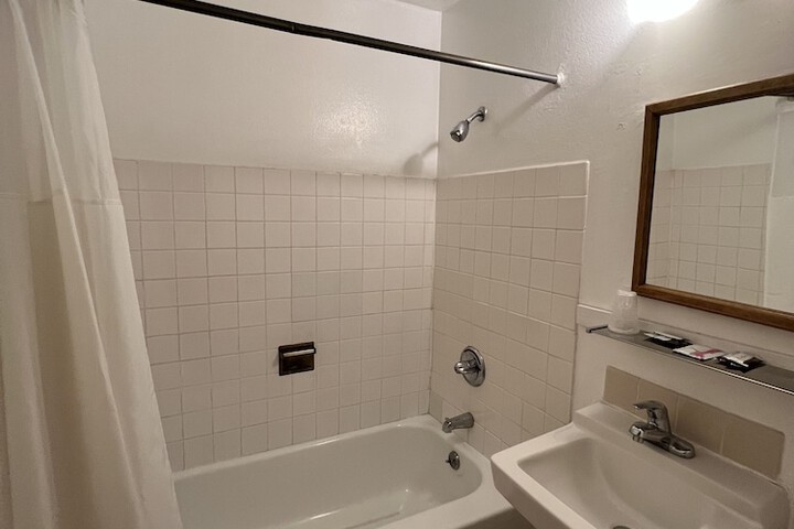 Room 13 of 21