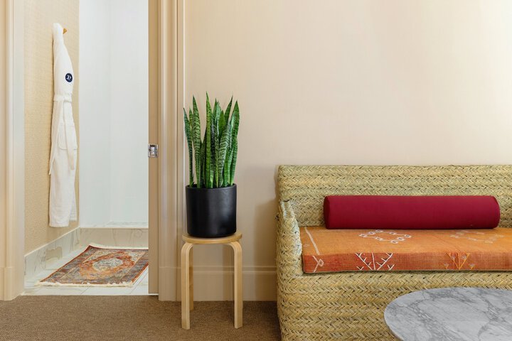 Room 27 of 53