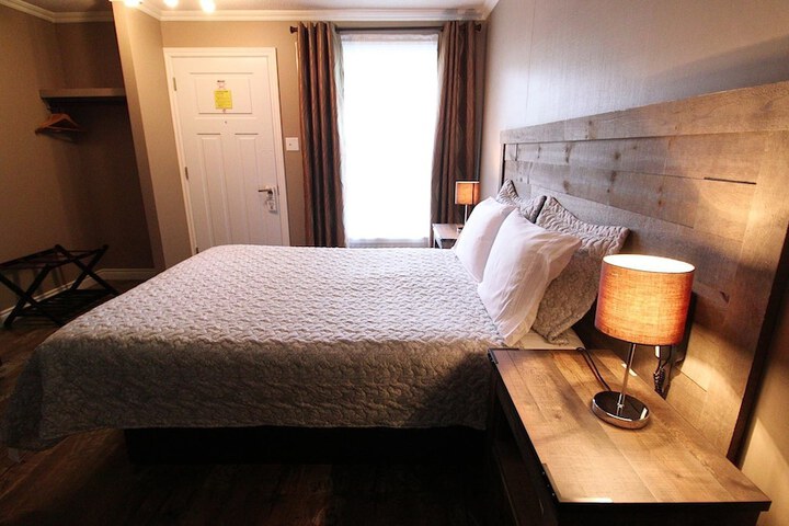 Room 51 of 57