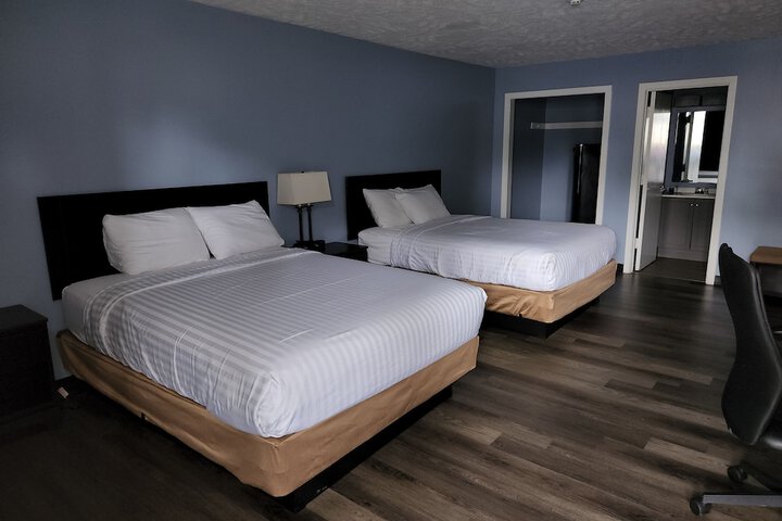 Room 5 of 16