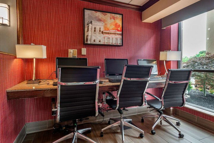 Business Center 25 of 25