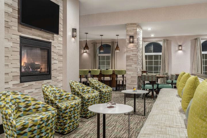 Homewood Suites by Hilton Providence / Warwick