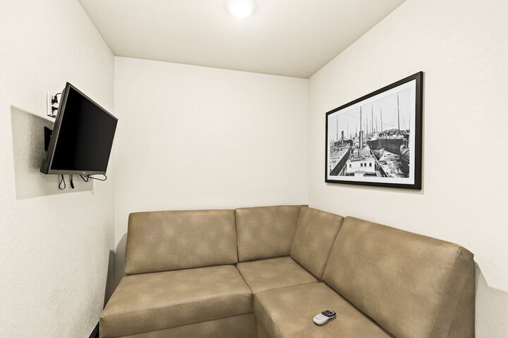 Room 26 of 86