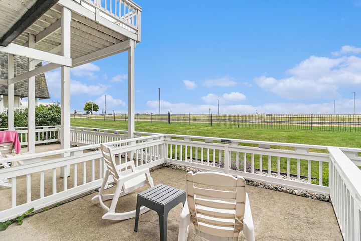 Snyders Shoreline Inn