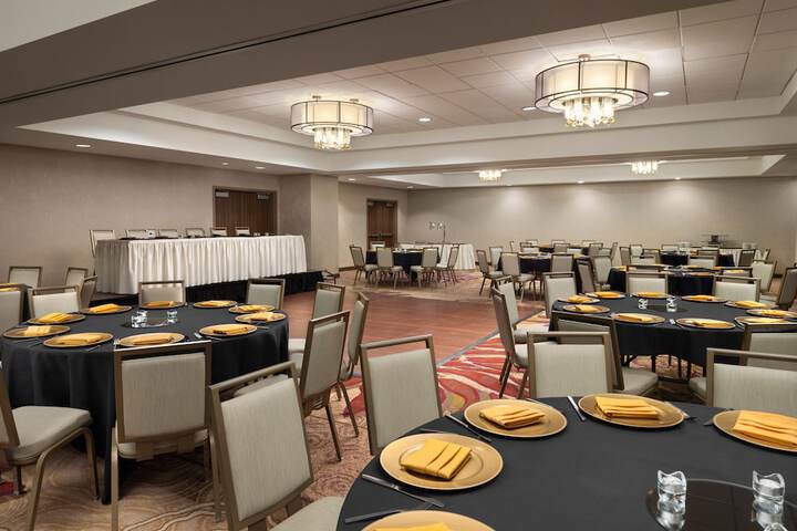 DoubleTree by Hilton Irvine - Spectrum