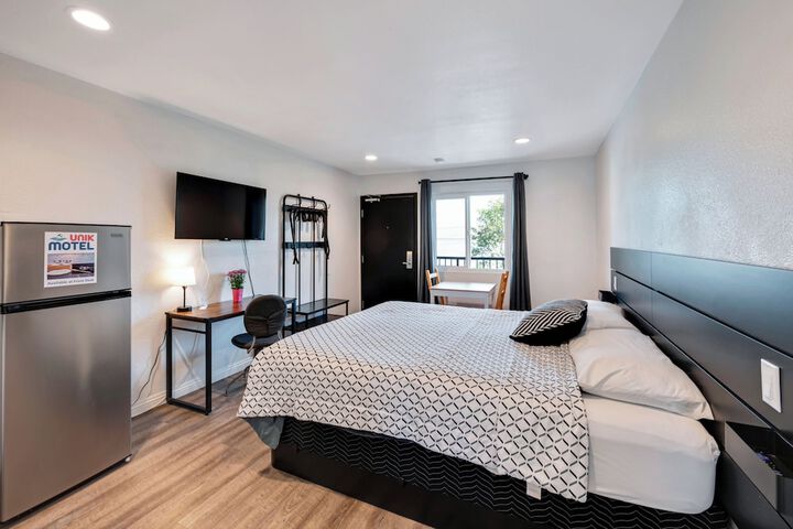 Room 27 of 35