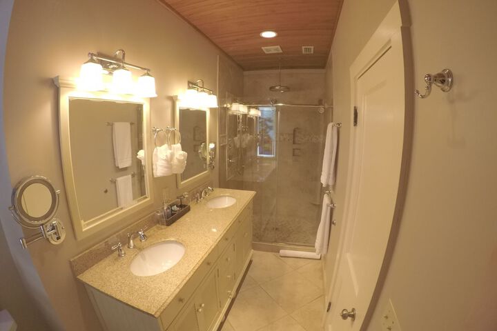 Room 11 of 53