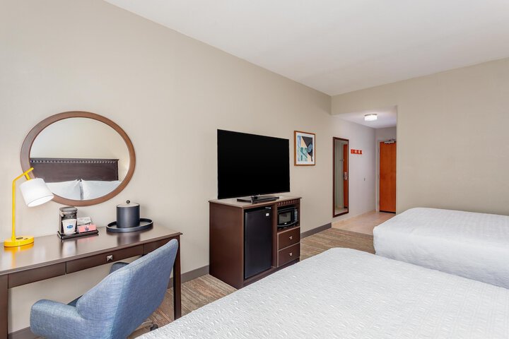 Hampton Inn & Suites Parkersburg Downtown