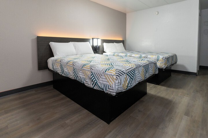 Room 15 of 15