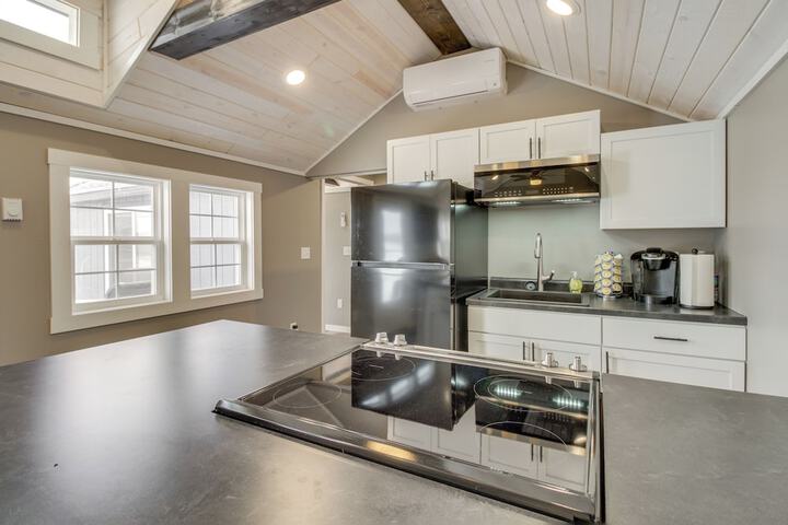 Pet-friendly Cabin w / Lake Access & Patio in Dent