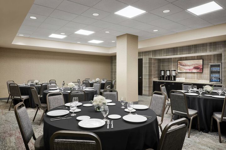 Courtyard by Marriott Newark Downtown