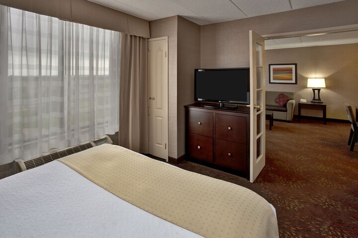 Room 37 of 53