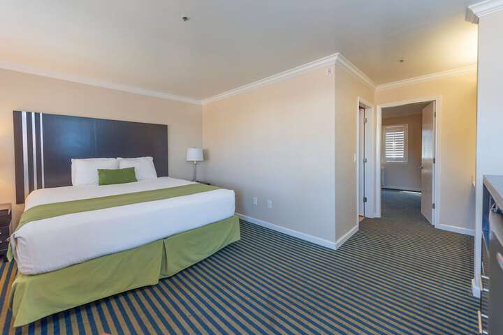 Room 16 of 38