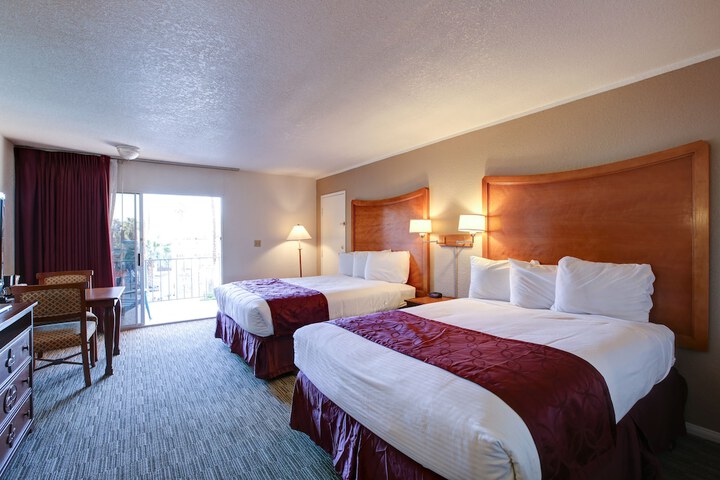 Desert Hot Springs Spa Hotel