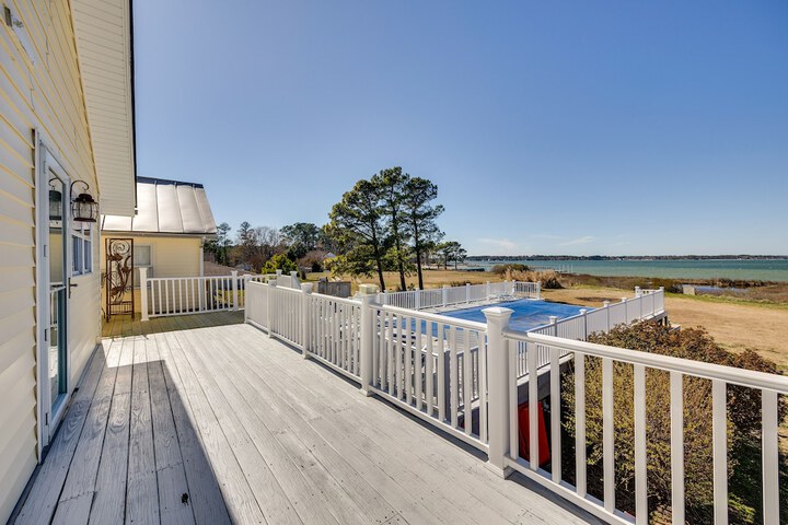 Welcoming Cottage w / Outdoor Pool & Water Views!