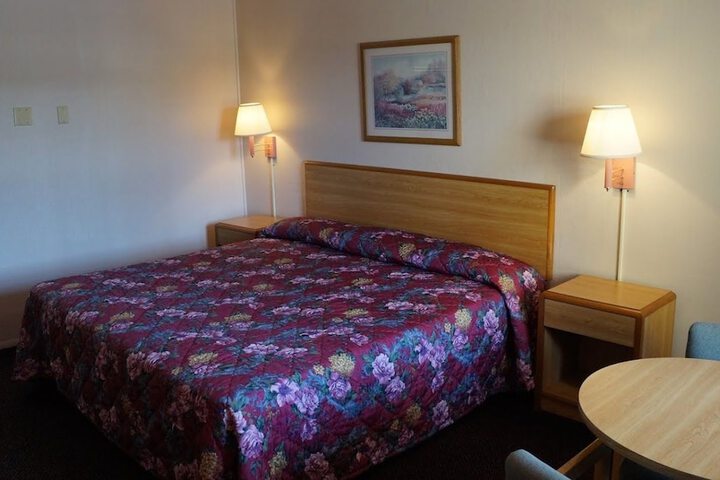 Room 13 of 30