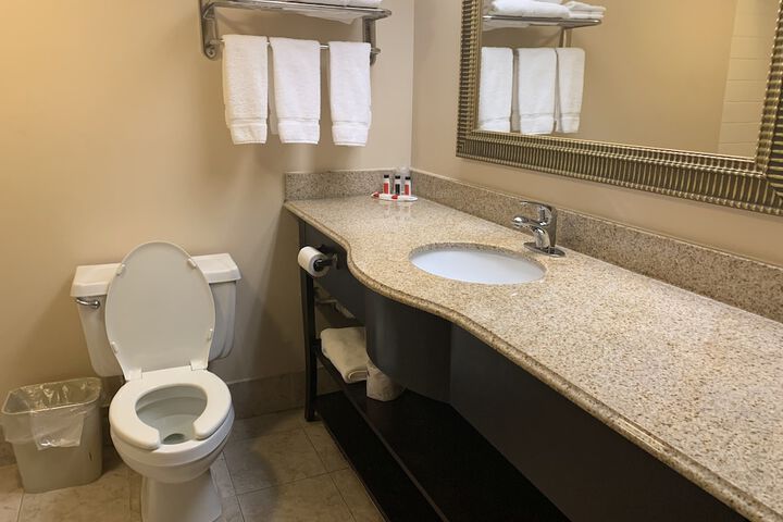 Room 6 of 16
