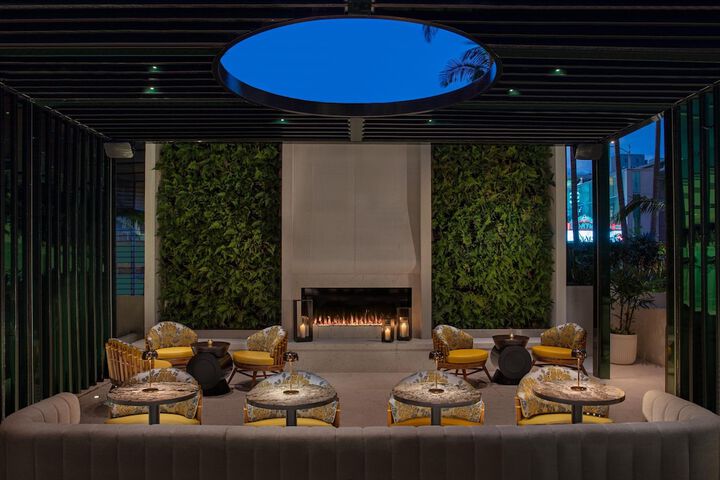 Dining 110 of 136