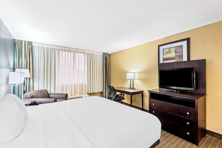 Room 22 of 39