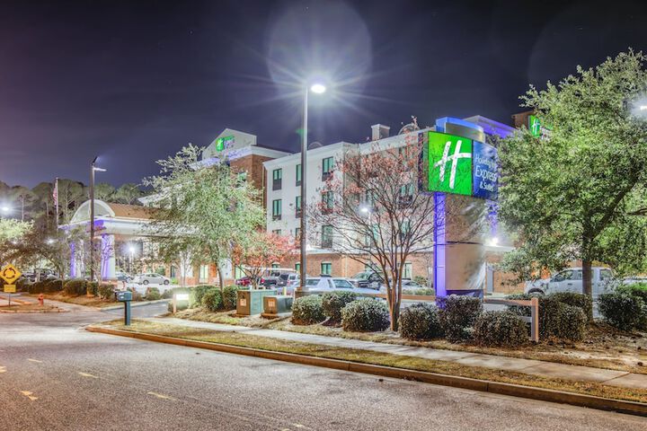 Holiday Inn Express & Suites Gulf Shores by IHG