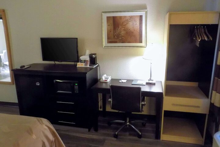 Room 43 of 61