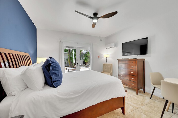 Inn on the Drive ( Adults Only)