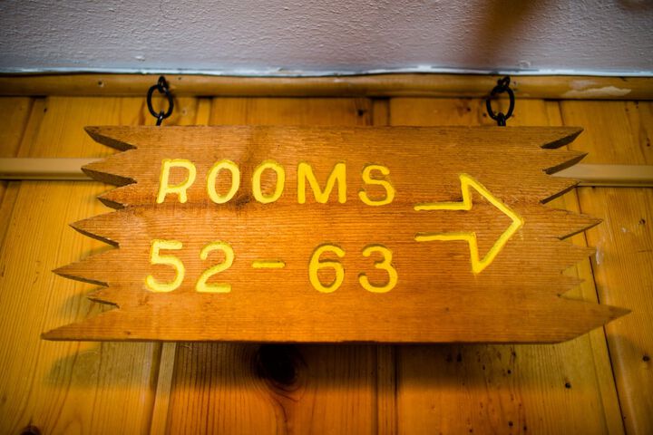Ballroom/Hall 45 of 64