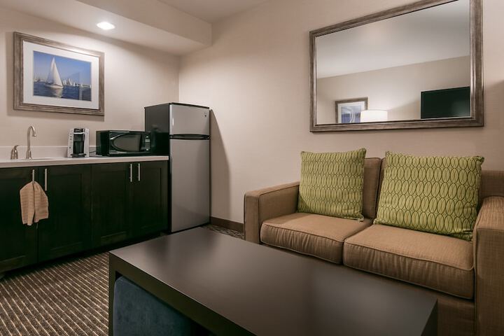 Room 27 of 52