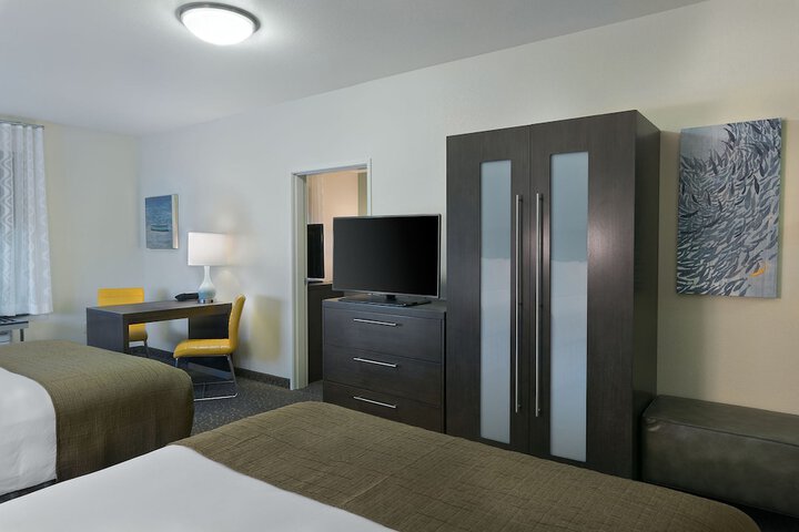 Room 8 of 28