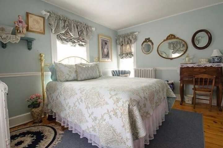 Room 11 of 25