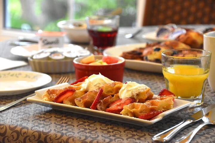 Breakfast/Coffee Service 176 of 183