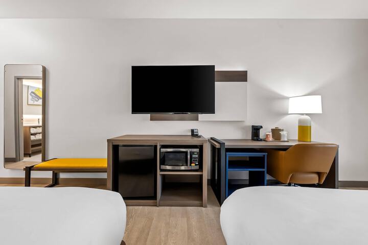 Comfort Inn & Suites River City Decatur